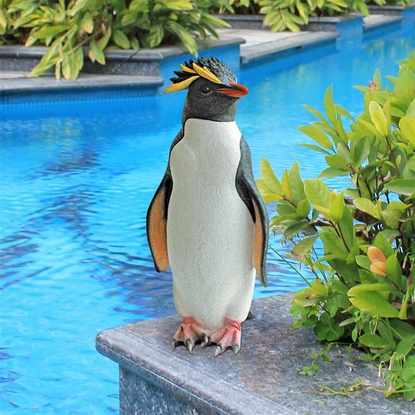 Design Toscano Rock Hopper Penguin Statue QM2490100